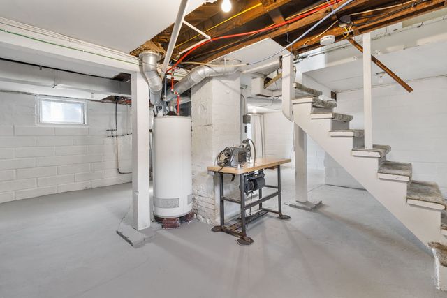 715 5th Street, Dewitt, IA 52742