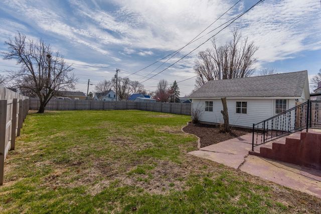 715 5th Street, Dewitt, IA 52742