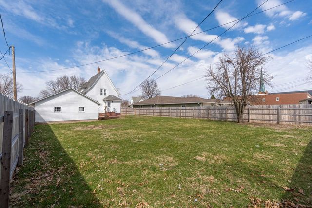 715 5th Street, Dewitt, IA 52742