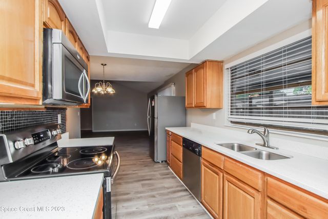 977 Beacon Street NW, Palm Bay, FL 32907