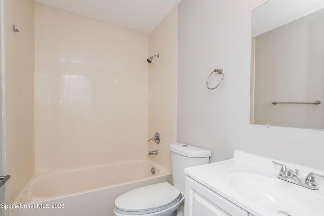 977 Beacon Street NW, Palm Bay, FL 32907