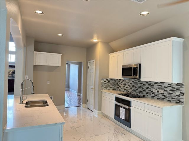 4712 Englishtown Drive, Arlington, TX 76016