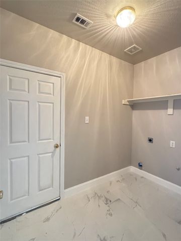 4712 Englishtown Drive, Arlington, TX 76016