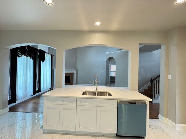 4712 Englishtown Drive, Arlington, TX 76016