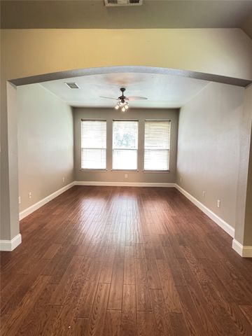 4712 Englishtown Drive, Arlington, TX 76016