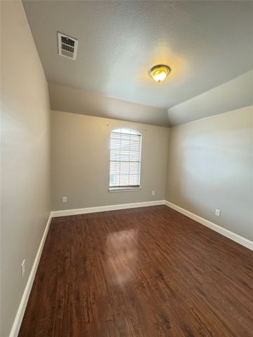 4712 Englishtown Drive, Arlington, TX 76016