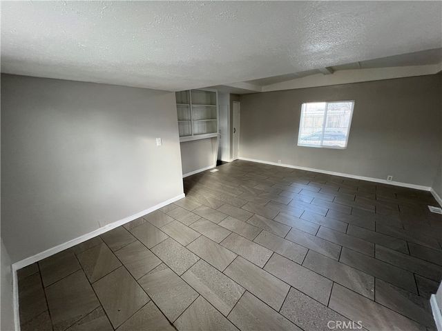 19260 Hinton Street, Hesperia, CA 92345