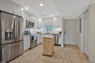 4298 27th CT SW 101, Naples, FL 34116