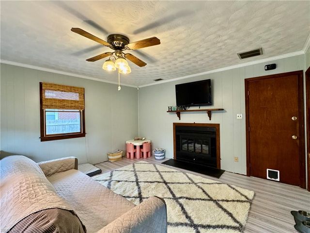 4652 Miles Standish RD, Virginia Beach, VA 23455
