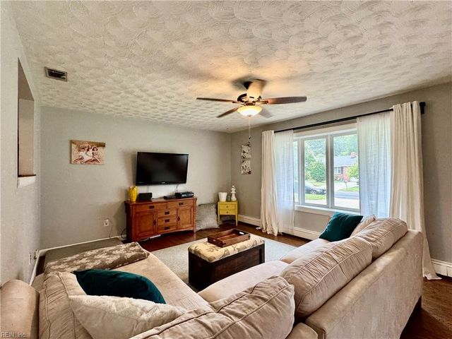 4652 Miles Standish RD, Virginia Beach, VA 23455