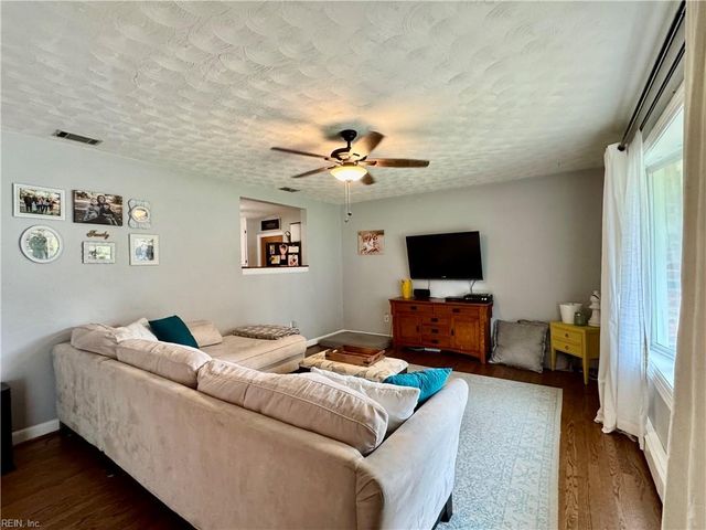 4652 Miles Standish RD, Virginia Beach, VA 23455