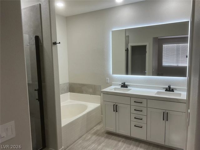 198 Crown Imperial Street, Henderson, NV 89074