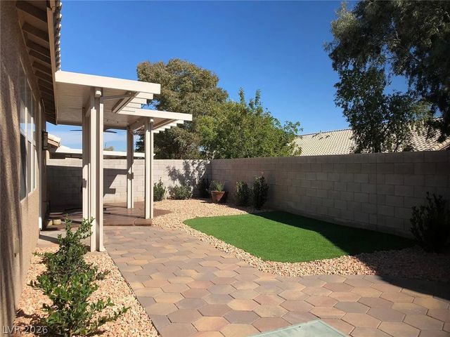 198 Crown Imperial Street, Henderson, NV 89074