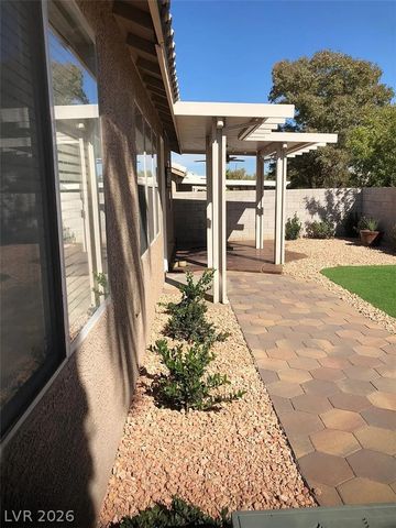 198 Crown Imperial Street, Henderson, NV 89074