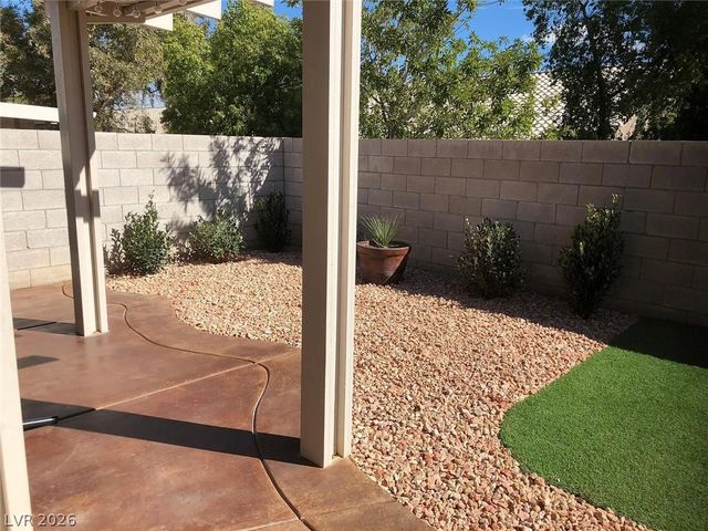 198 Crown Imperial Street, Henderson, NV 89074