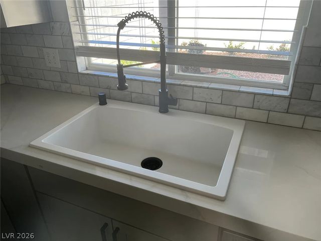 198 Crown Imperial Street, Henderson, NV 89074