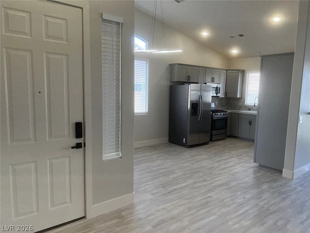 198 Crown Imperial Street, Henderson, NV 89074