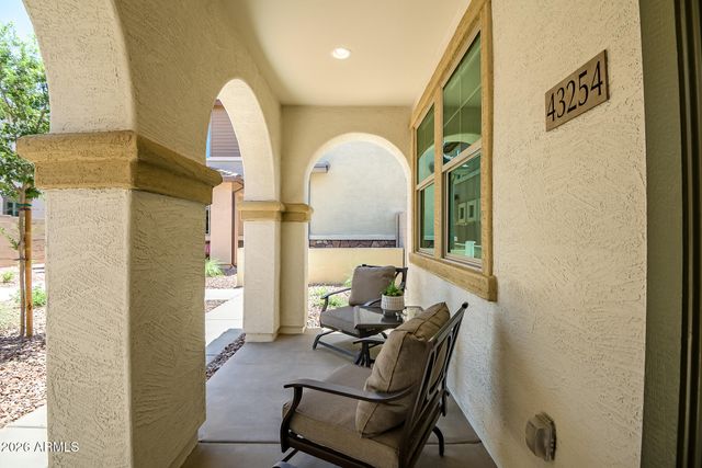 43254 N HINOKI Street, San Tan Valley, AZ 85140