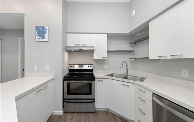 701 MIRROR LAKE DR N DRIVE N 118, St Petersburg, FL 33701