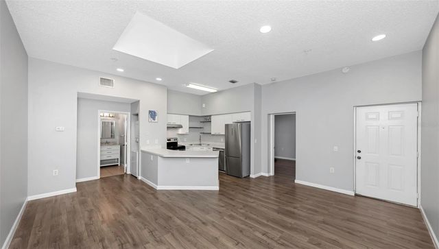 701 MIRROR LAKE DR N DRIVE N 118, St Petersburg, FL 33701