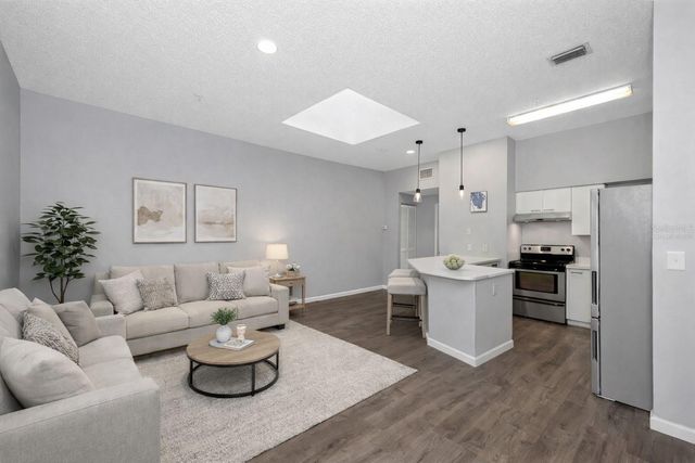 701 MIRROR LAKE DR N DRIVE N 118, St Petersburg, FL 33701