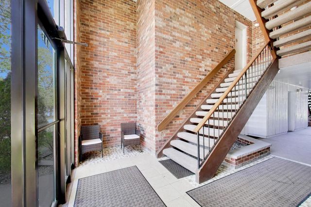 669 Chappel Avenue 2B, Calumet City, IL 60409