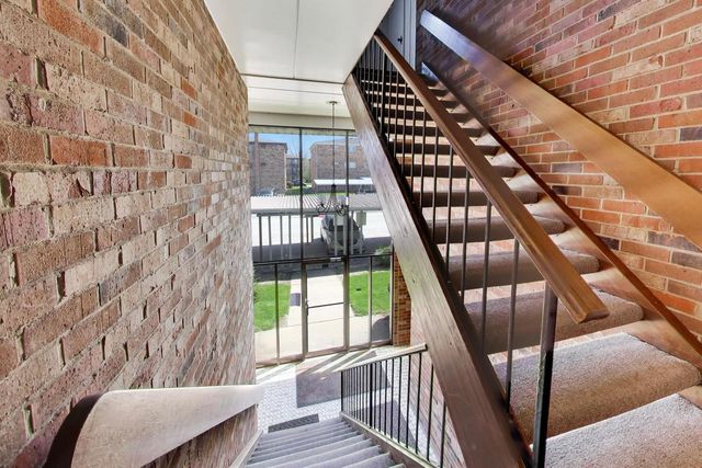 669 Chappel Avenue 2B, Calumet City, IL 60409