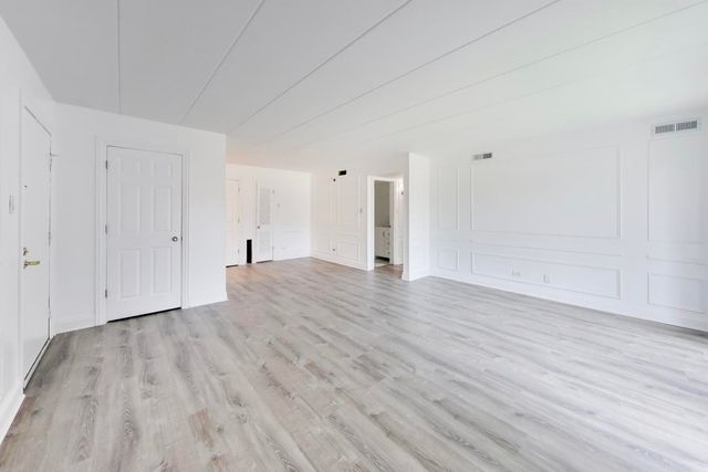 669 Chappel Avenue 2B, Calumet City, IL 60409