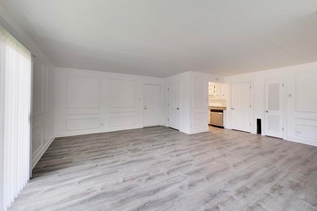 669 Chappel Avenue 2B, Calumet City, IL 60409