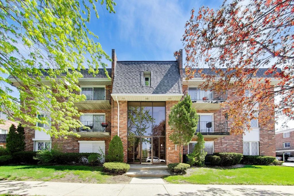 669 Chappel Avenue 2B, Calumet City, IL 60409