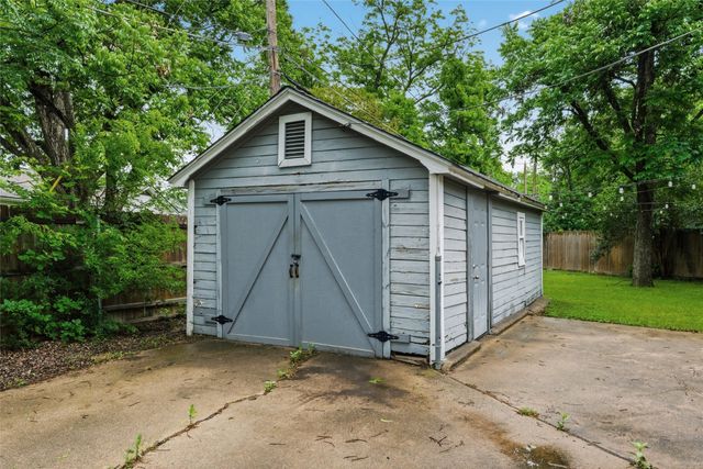 1325 N 34th Street, Waco, TX 76710
