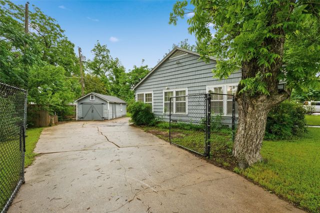 1325 N 34th Street, Waco, TX 76710