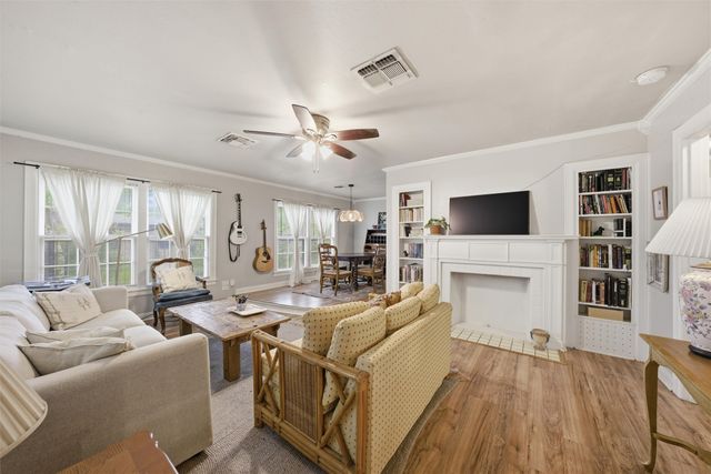 1325 N 34th Street, Waco, TX 76710