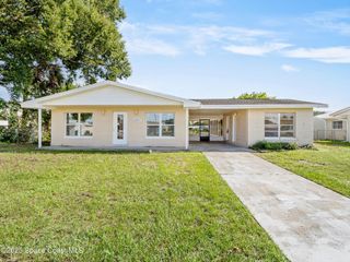 2337 Lakeview Drive, Melbourne, FL 32935