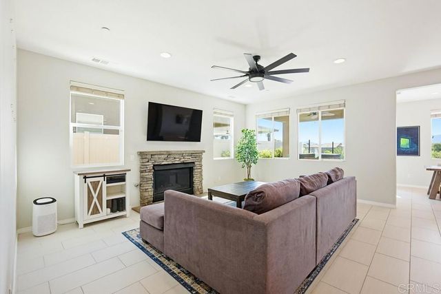 37846 Apache Plume, Murrieta, CA 92563