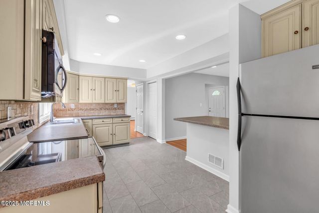 830 Brookside Drive, Toms River, NJ 08753