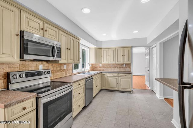 830 Brookside Drive, Toms River, NJ 08753