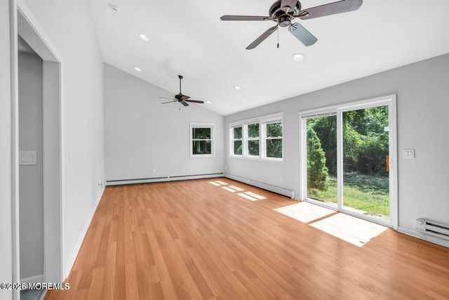 830 Brookside Drive, Toms River, NJ 08753
