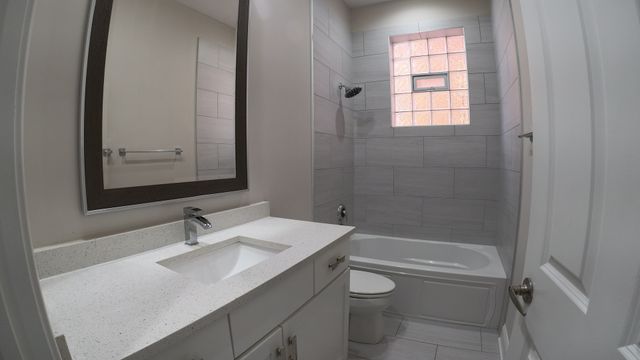 3434 N ELSTON Avenue 101, Chicago, IL 60618