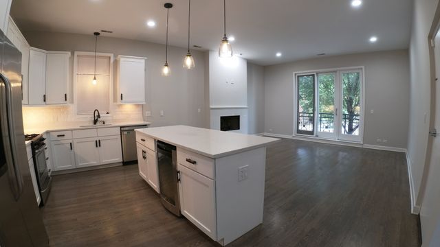 3434 N ELSTON Avenue 101, Chicago, IL 60618