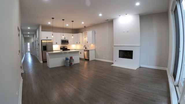 3434 N ELSTON Avenue 101, Chicago, IL 60618