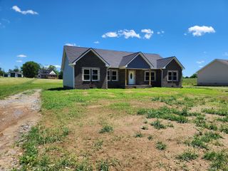 665 Ferguson Hill Rd, Lafayette, TN 37083
