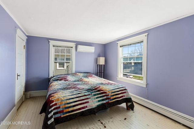 31 Lincoln Place, Freehold, NJ 07728