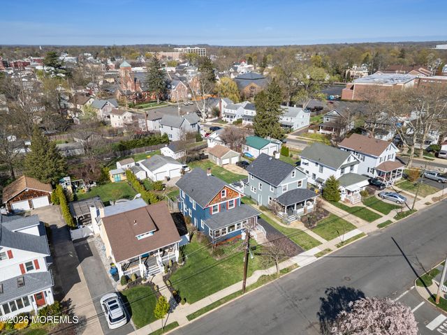 31 Lincoln Place, Freehold, NJ 07728