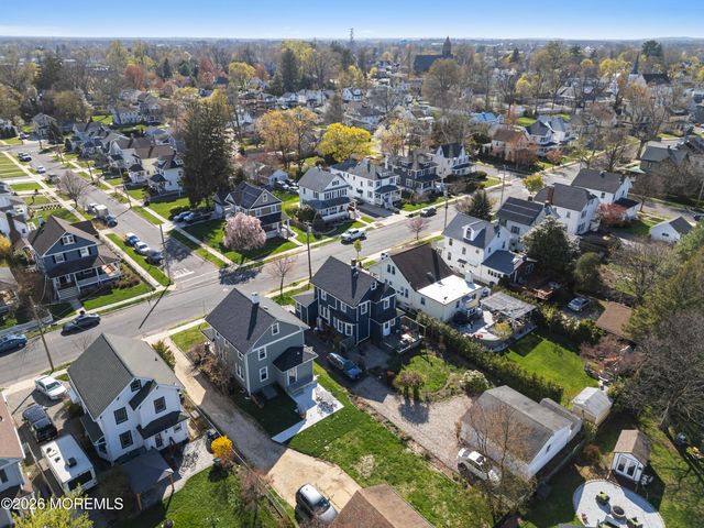 31 Lincoln Place, Freehold, NJ 07728