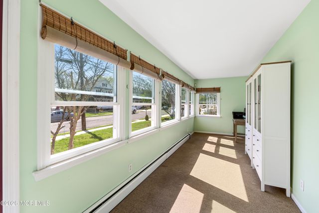 31 Lincoln Place, Freehold, NJ 07728