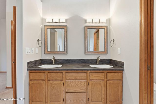 5202 N Hutton View Ln, Spokane, WA 99212