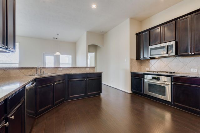 2706 Night Song Drive, Pearland, TX 77584