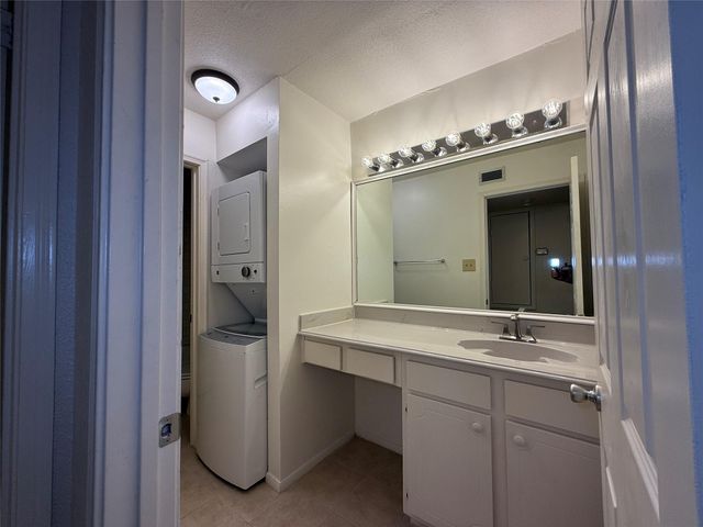 5711 Sugar Hill Drive 26, Houston, TX 77057