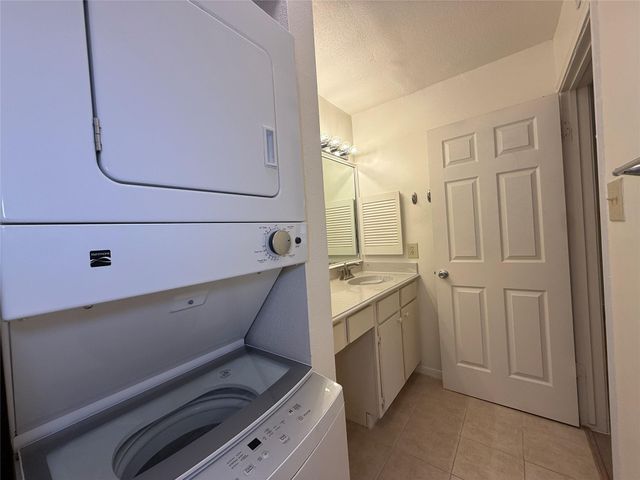 5711 Sugar Hill Drive 26, Houston, TX 77057